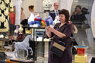 \"Красота и строгость, тепло и уют\". Масштаб и интерьеры Дворца Независимости впечатлили новых гостей