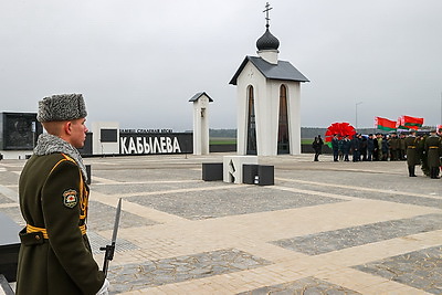 Боль на этой земле не утихнет никогда. Мемориал жертвам фашизма открыли в Речицком районе