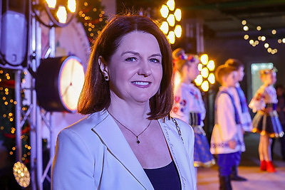 Добро, мир и рождественские подарки. Супруги послов провели предновогоднюю благотворительную ярмарку