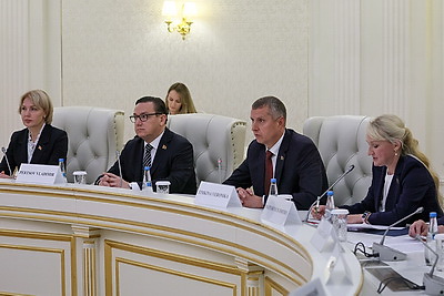 Крутой провел встречу с членом Постоянного комитета Политбюро ЦК КПК