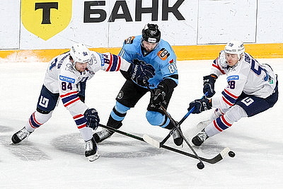 Хоккеисты \"Динамо\" прервали победную серию в матче против \"Лады\"