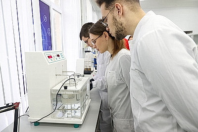 В БГТУ открыты три новые лаборатории по химическим и биотехнологиям