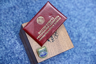 Серебряных призеров чемпионата мира по пляжному футболу чествовали в НОК Беларуси