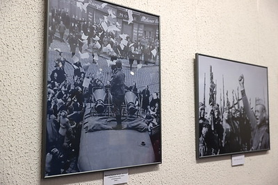 История в фотографиях и пронзающем слове. В Брестской крепости открыли две выставки к юбилею Победы