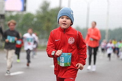 Около 1800 участников из шести стран вышли на старт полумарафона One Run в Минске