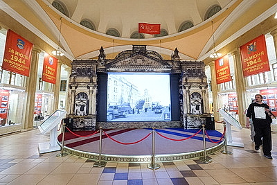 От БЕЛАЗа до партизанской медали. Что представлено в белорусском павильоне на ВДНХ