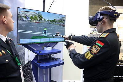 Делегаты ВНС из разных регионов страны посетили выставку \"Моя Беларусь\"