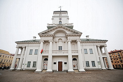 \"Чувствую себя здесь как дома\". В Минске более 20 человек принесли присягу гражданина Беларуси