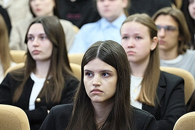 В Международном университете \"МИТСО\" представили книгу \"Суперпозиция. Параллельные миры\"