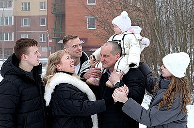 Достойно растить детей: витебчанка Елена Жулевич воспитывает пятерых детей