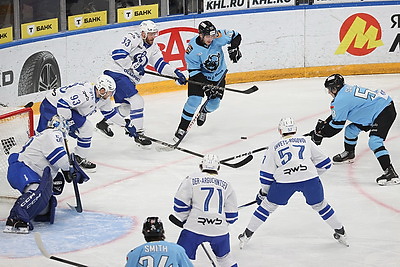 Хоккеисты \"Динамо\" разгромили московских одноклубников