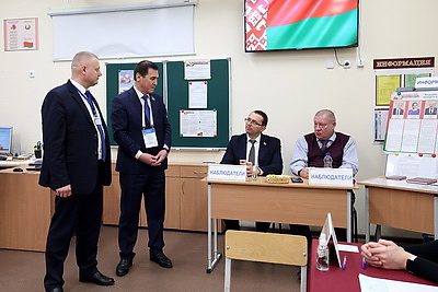 Выборы-2025: международные наблюдатели посещают участки для голосования