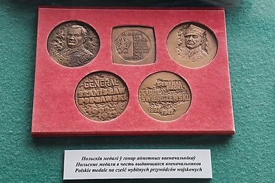 Почтить память польских и советских воинов и опровергнуть ложь. Для чего поляки приезжают в Ленино
