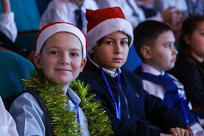 Приглашения на областной новогодний праздник в Бресте получили 900 детей