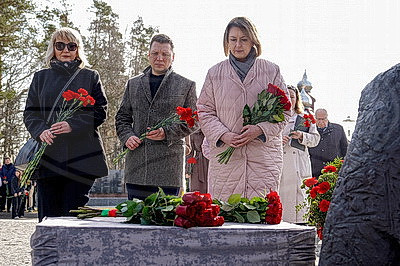 \"Наша святая обязанность - помнить\". В Борках прошел митинг-реквием в память о сожженных деревнях