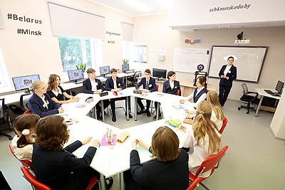 После реконструкции открылась одна из старейших школ Минска на ул.Красноармейской