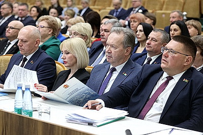 Кочанова: в Беларуси приняты серьезные решения по поддержке пожилых, работников соцсферы