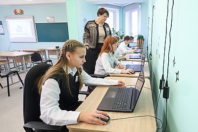 В школах Беларуси подходит к завершению первая учебная четверть