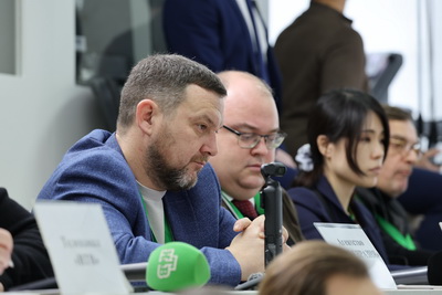 Лукашенко проголосовал на президентских выборах и провел пресс-конференцию для СМИ