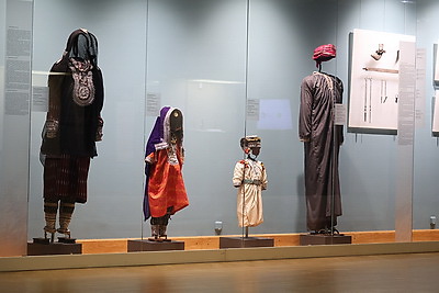 \"Элегантность серебра\". В Национальном художественном музее представили сокровища оманского двора