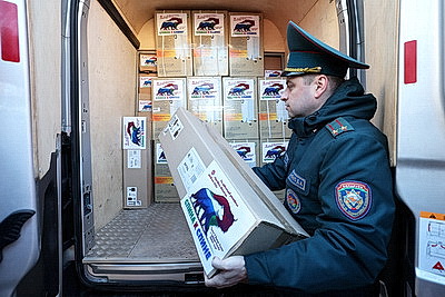 Витебские спасатели передали жителям ДНР гуманитарный груз