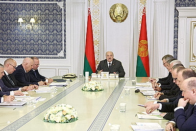Лукашенко собрал совещание по развитию районов Припятского Полесья