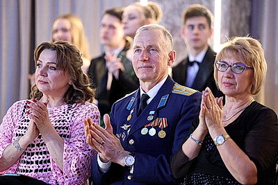 Теплый привет из молодости. Офицерский бал в Витебске собрал ветеранов воинской службы