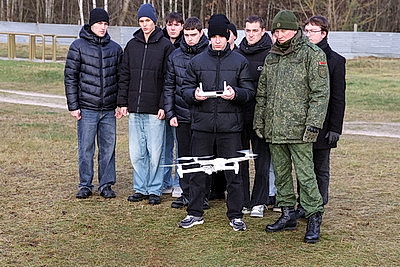 Полет нормальный. Первый набор операторов беспилотников завершает курс подготовки в БелГУТе