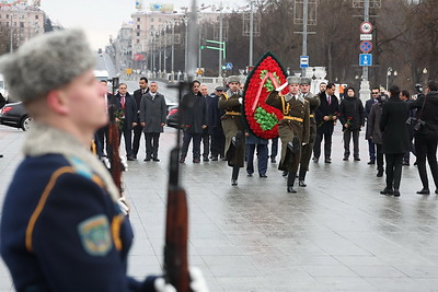 Верховный главнокомандующий Ливийской национальной армией возложил венок к монументу Победы в Минске
