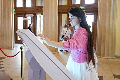 От БЕЛАЗа до партизанской медали. Что представлено в белорусском павильоне на ВДНХ