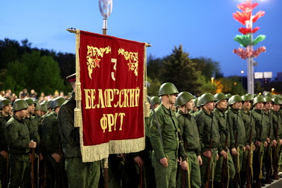 Генеральная репетиция военного парада прошла у стелы \"Минск - город-герой\"