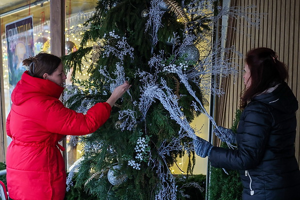 Праздничный декор и новогодние товары - магазины Могилева готовятся в Новому году