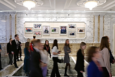 Дворец Независимости посетили молодые госслужащие