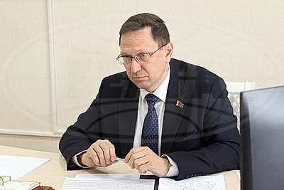 Отопление, дороги, порядок на селе. Вопросы благоустройства и ЖКХ преобладали на прямой линии Баско в Гомеле