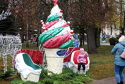 Гродно засиял огнями. Праздник \"Чароўныя ліхтарыкі\" открыл новогодний сезон в Гродно
