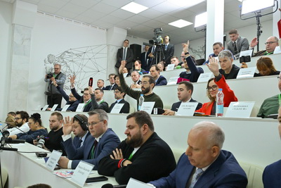 Лукашенко проголосовал на президентских выборах и провел пресс-конференцию для СМИ
