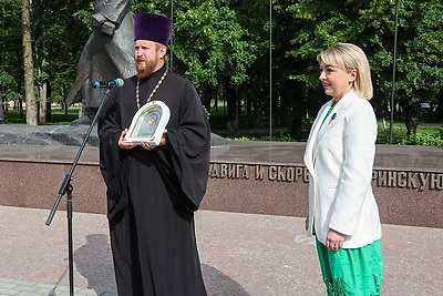 Финал конкурса БСЖ \"Дзявочы вянок міру\" стартовал в Жодино