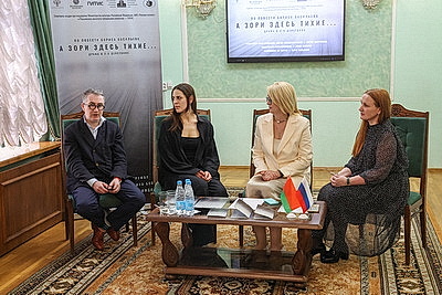 Премьерный показ спектакля \"А зори здесь тихие...\" прошел в Могилевском облдрамтеатре