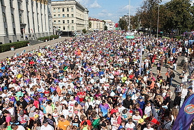 Самый массовый забег года. 10-й Минский полумарафон собрал 25 тыс. любителей бега