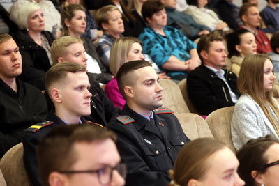 Крупко встретился с молодежью Брагинского района