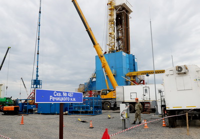 \"Не уступаем иностранным компаниям\". \"Белоруснефть\" о технологиях в работе с трудноизвлекаемыми запасами нефти