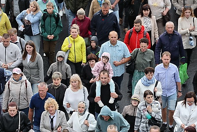 Крестный ход в честь праздника Божьего Тела прошел по улицам Гродно