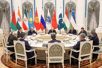 Путин встретился с главами правительств стран ШОС