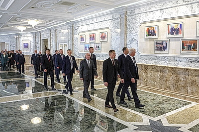 Лукашенко вручил награды заслуженным аграриям Беларуси