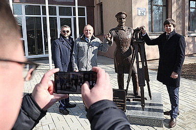 В Витебске открыли скульптуру \"Землеустроитель\"