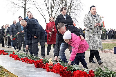 Митинг памяти жертв Хатыни состоялся в мемориальном комплексе \"Дремлево\"