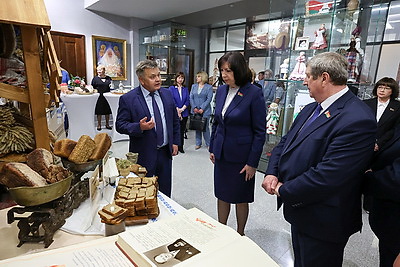 Экспозиция \"Хлеб - невидимая сила Победы\" открылась в Совете Республики