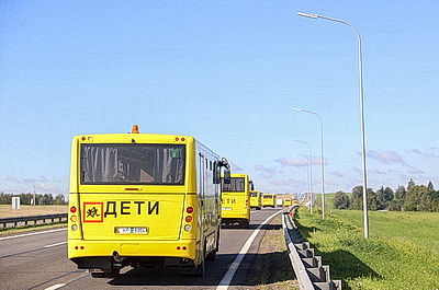 Партию школьных автобусов и авторефрижераторов закупили в Брестской области к началу учебного года