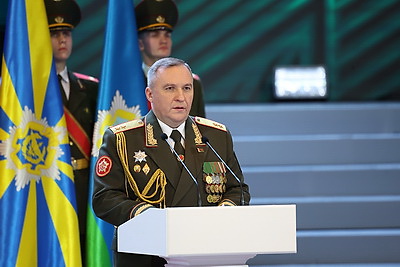 Хренин: День защитников Отечества - всенародный праздник, олицетворяющий нерушимую связь поколений