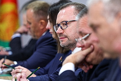 Лукашенко ознакомился с развитием в Беларуси птицеводческой отрасли